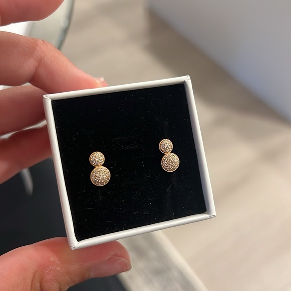 18K gold platted earrings - Picture 2 of 2